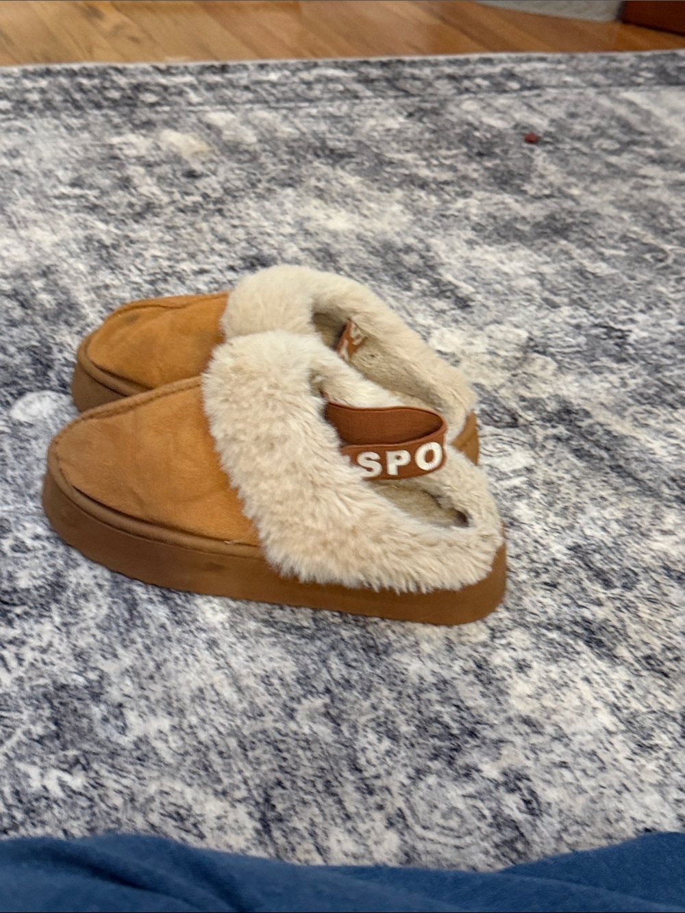 Cozy Faux-Fur Slippers in Tan